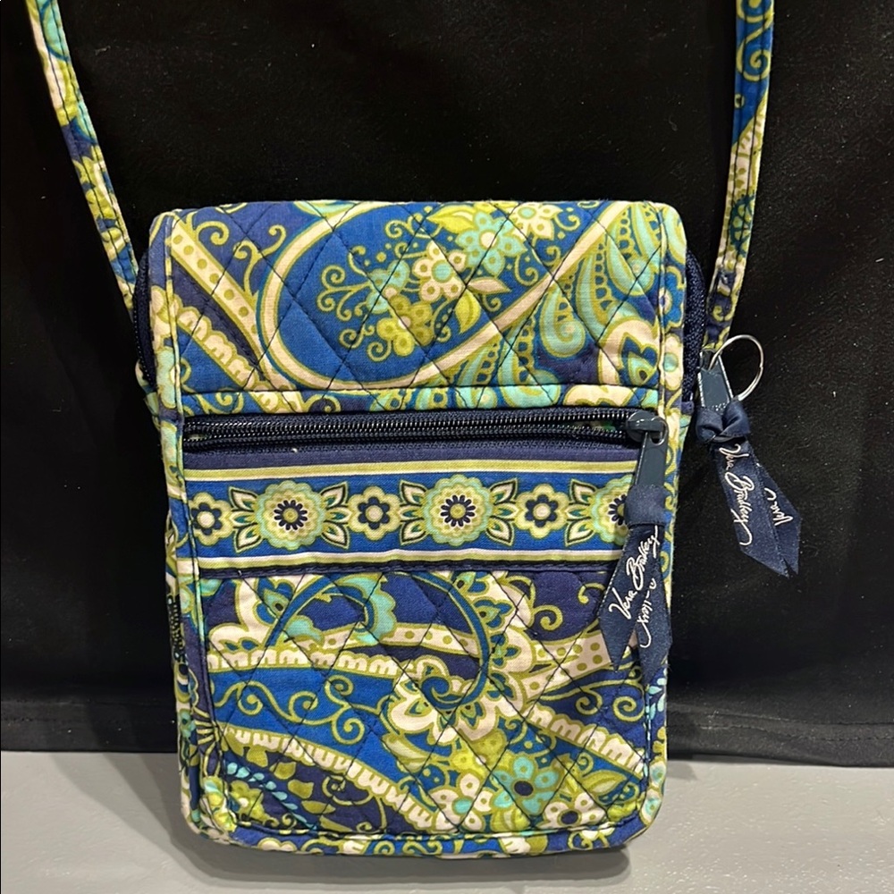 Vera Bradley Quilted Small Crossbody Purse In The Rhythm & Blues Pattern